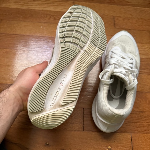 Women’s White Nike Zoom Shoes - Picture 9 of 10
